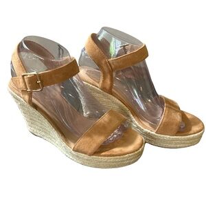 Vicky Vicky size 8 1/2 10 wedged sandals